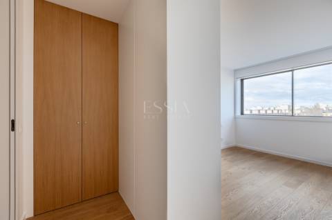 Apartamento T2 Novo com Varanda e Garagem em Matosinhos Sul