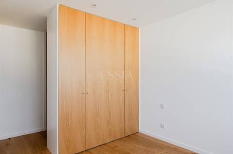 Apartamento T2 Novo com Varanda e Garagem em Matosinhos Sul