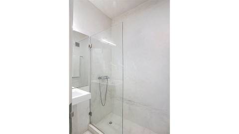 Apartamento T2 para Arrendamento na Foz do Douro, com Garagem