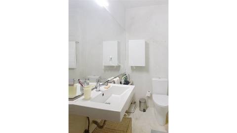 Apartamento T2 para Arrendamento na Foz do Douro, com Garagem