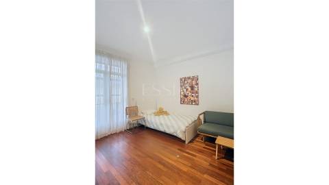 Apartamento T2 para Arrendamento na Foz do Douro, com Garagem