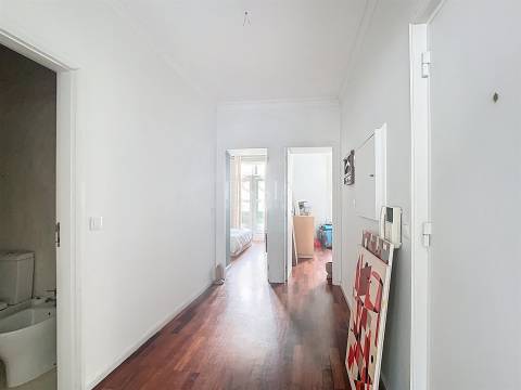 Apartamento T2 para Arrendamento na Foz do Douro, com Garagem