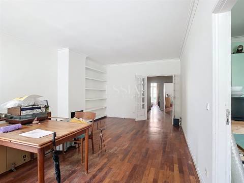 Apartamento T2 para Arrendamento na Foz do Douro, com Garagem