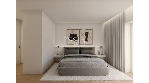 T4 com Pátio no Condomínio Brito Capelo 1023 em Matosinhos Sul