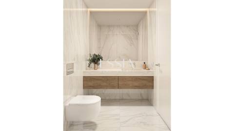 T4 com Pátios Privados no Condomínio Brito Capelo 1023