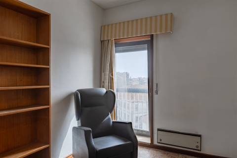 Apartamento T4 na Boavista com Garagem