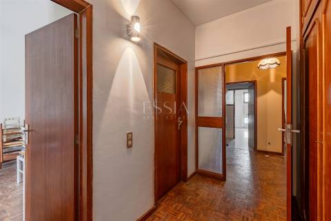 Apartamento T4 na Boavista com Garagem