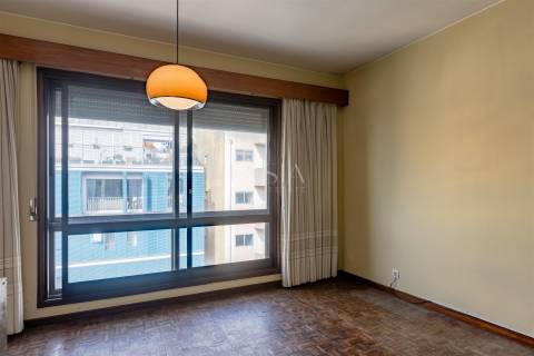 Apartamento T4 na Boavista com Garagem