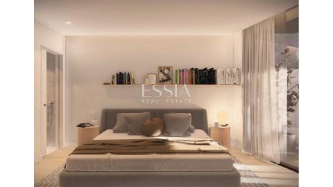 Apartamento T3 com Terraço e Varanda em Miramar