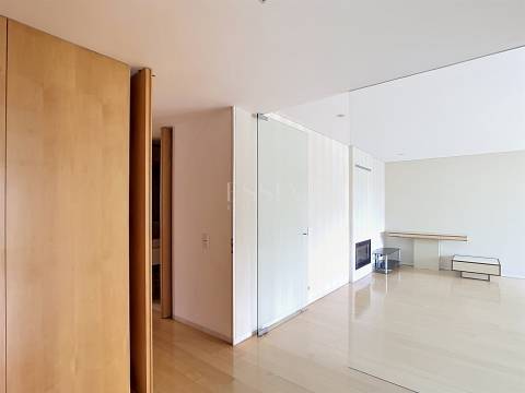 Apartamento T3 Mobilado com Varanda no Pinheiro Manso