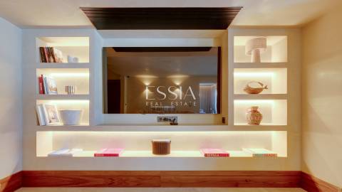 Moradia T5 na Galé, Algarve, em Primeira Linha de Mar