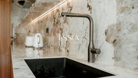 Moradia T5 na Galé, Algarve, em Primeira Linha de Mar