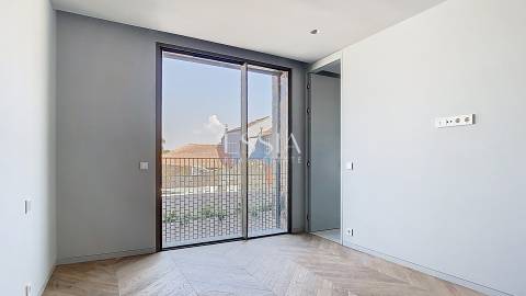 Apartamento T3 na Foz do Douro com 171m2