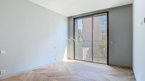 Apartamento T3 na Foz do Douro com 171m2