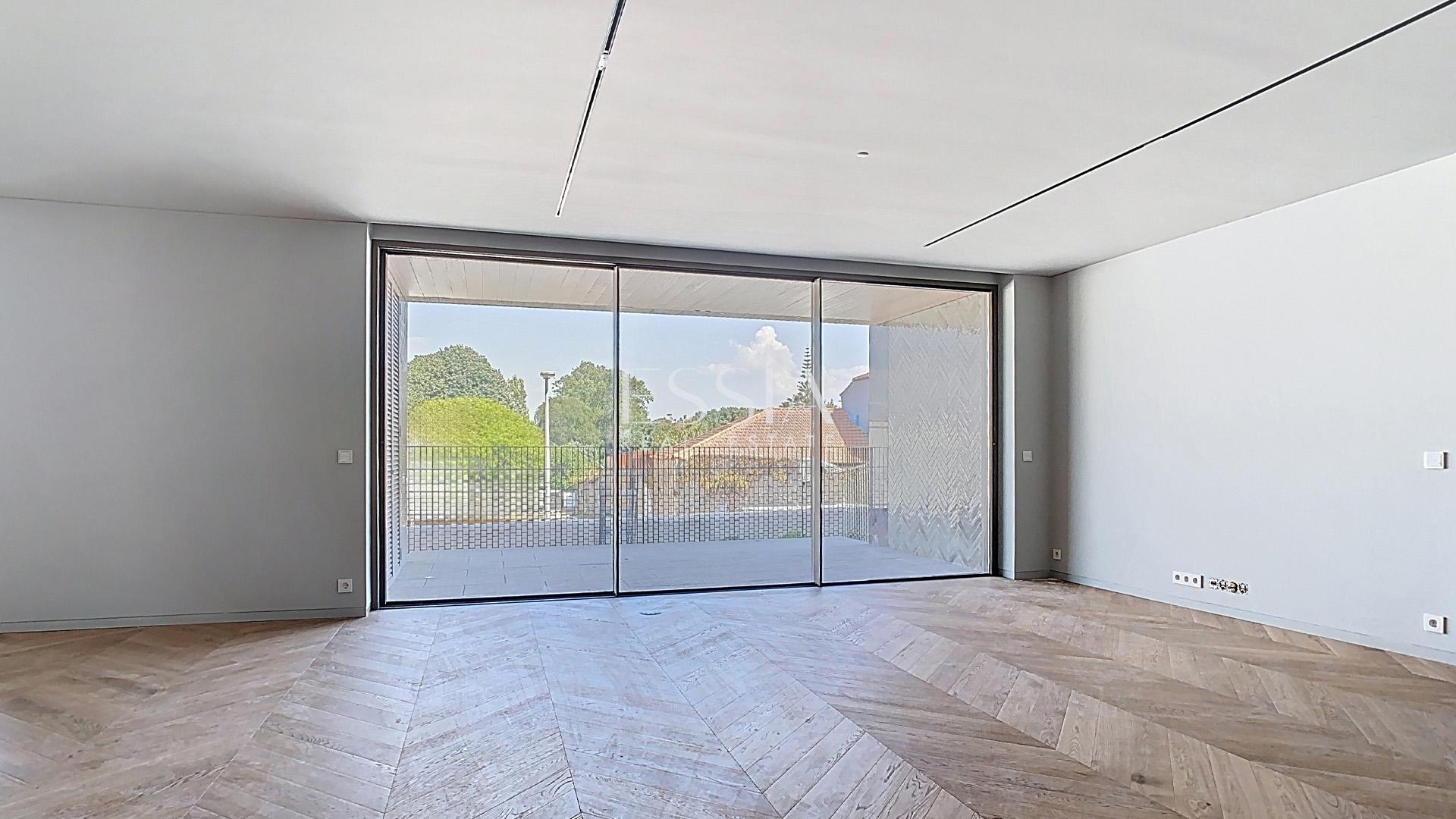 Apartamento T3 na Foz do Douro com 171m2