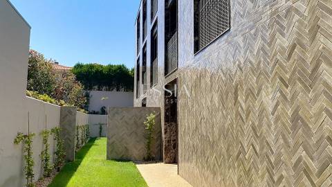 Apartamento T3 na Foz do Douro com 171m2