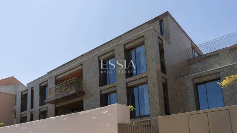 Apartamento T3 na Foz do Douro com 171m2