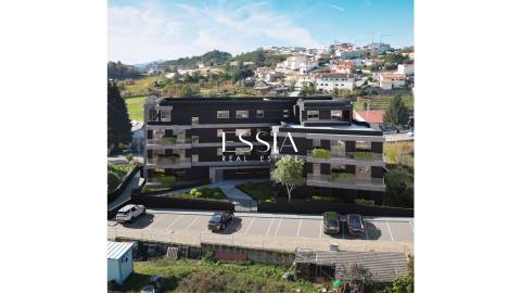 Apartamento T3 com Varandas em Lousada