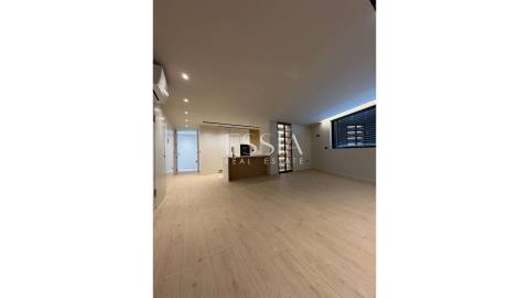 Apartamento T2 com  varandas no Centro de Gondomar