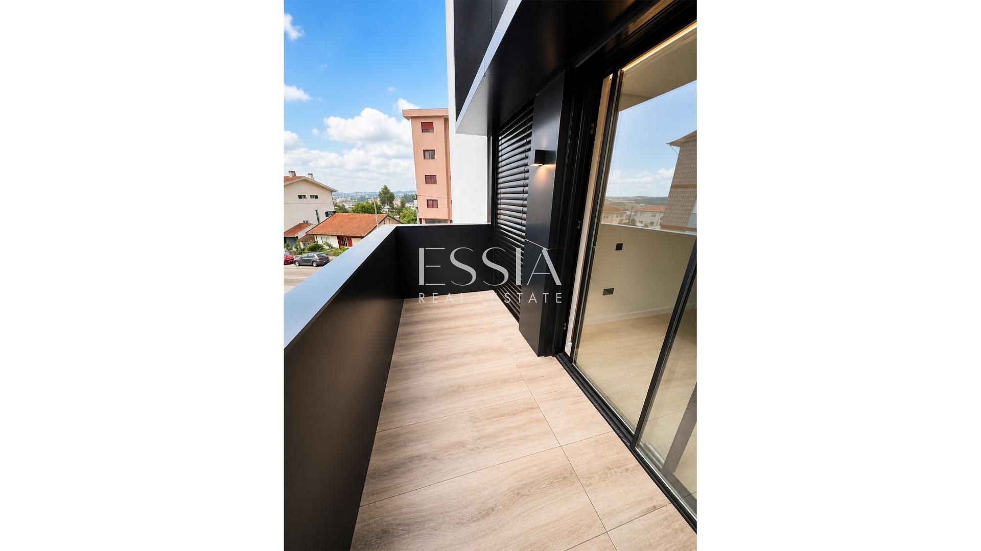 Apartamento T1 com Varanda no Edifício Bismark