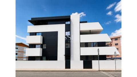 Apartamento T1 com Varanda no Edifício Bismark