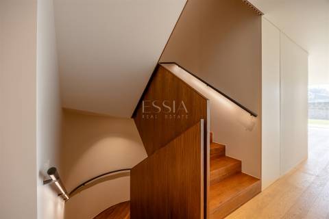Apartamento T2 Duplex com Jardim em Nevogilde