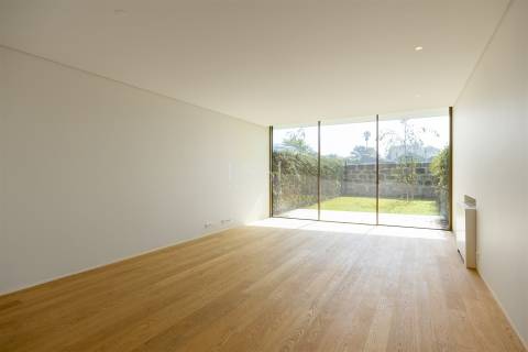 Apartamento T2 Duplex com Jardim em Nevogilde