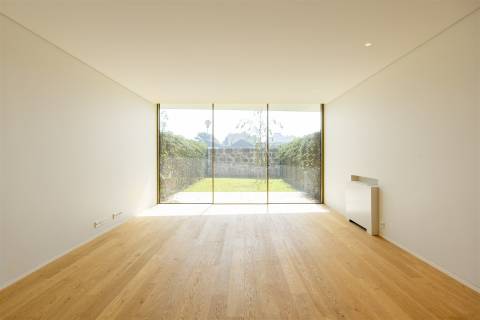 Apartamento T2 Duplex com Jardim em Nevogilde