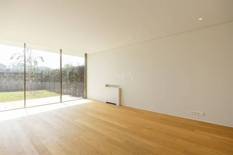 Apartamento T2 Duplex com Jardim em Nevogilde