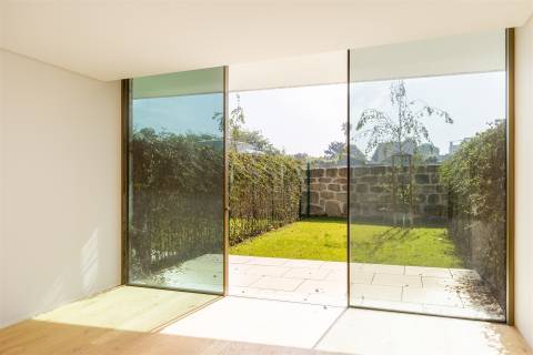 Apartamento T2 Duplex com Jardim em Nevogilde