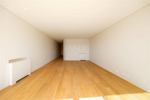 Apartamento T2 Duplex com Jardim em Nevogilde