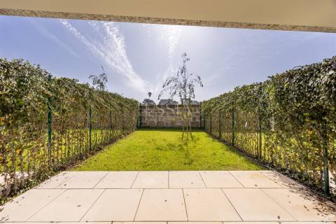 Apartamento T2 Duplex com Jardim em Nevogilde
