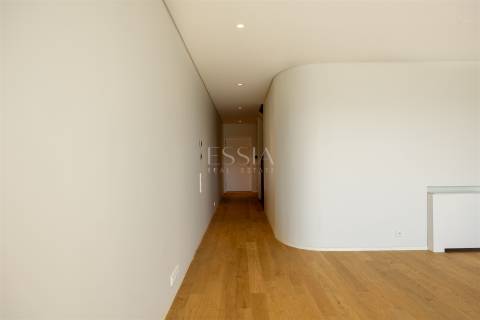 Apartamento T2 Duplex com Jardim em Nevogilde