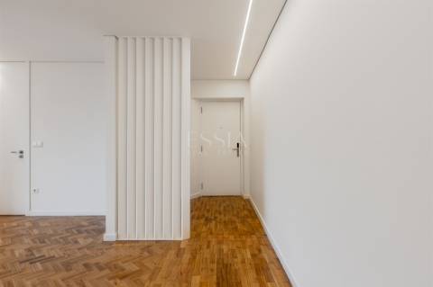 Apartamento T4 Renovado na Baixa do Porto