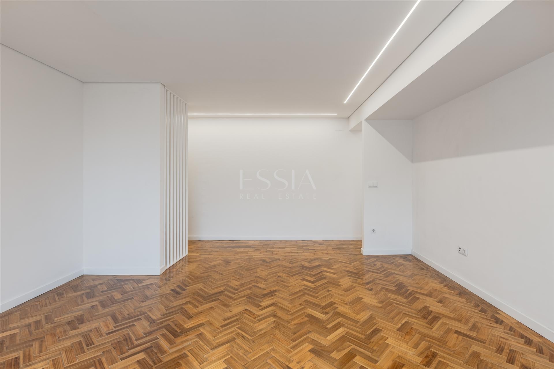 Apartamento T4 Renovado na Baixa do Porto