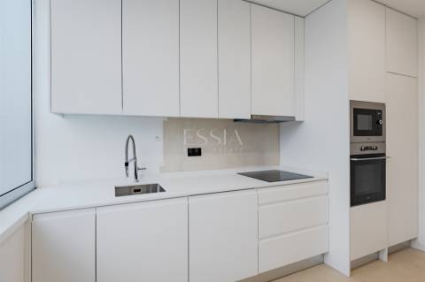 Apartamento T4 Renovado na Baixa do Porto