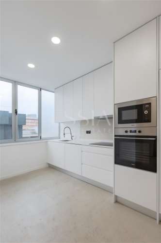 Apartamento T4 Renovado na Baixa do Porto