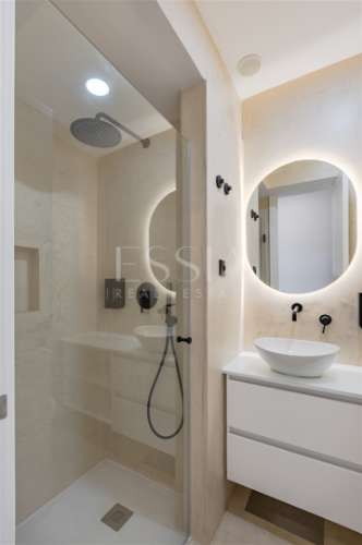 Apartamento T4 Renovado na Baixa do Porto