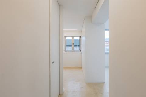 Apartamento T4 Renovado na Baixa do Porto