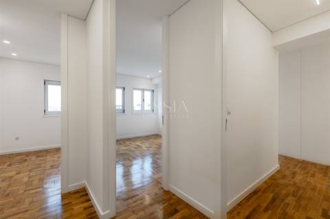 Apartamento T4 Renovado na Baixa do Porto