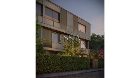 Apartamento T3 Duplex na Boavista com Jardins Privativos de 85m2