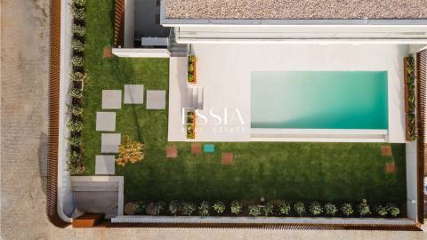 Moradia T4 com Piscina frente ao mar em Gaia
