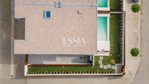 Moradia T4 com Piscina frente ao mar em Gaia