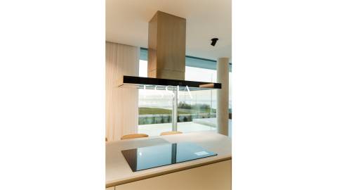 Moradia T4 com Piscina frente ao mar em Gaia