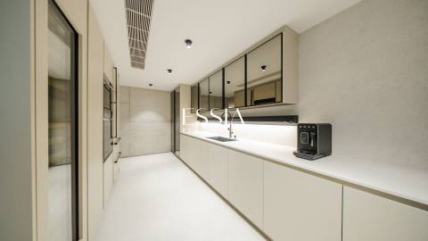 Moradia T4 com Piscina frente ao mar em Gaia