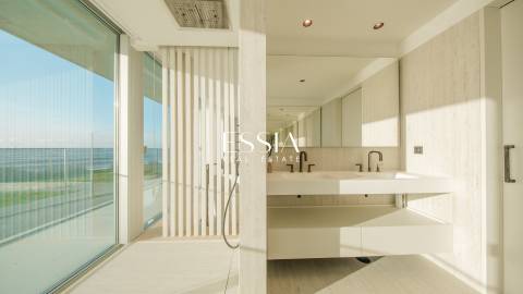 Moradia T4 com Piscina frente ao mar em Gaia