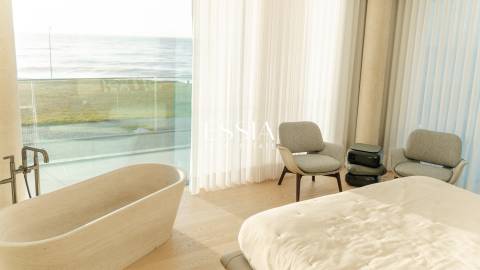 Moradia T4 com Piscina frente ao mar em Gaia