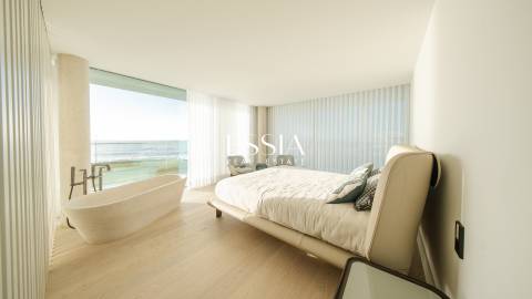 Moradia T4 com Piscina frente ao mar em Gaia