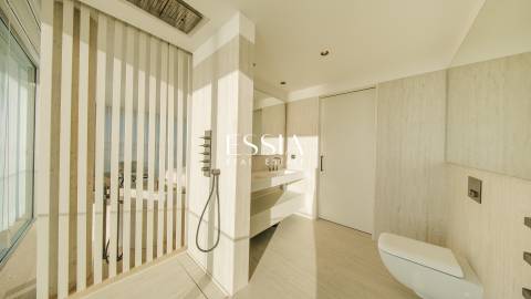 Moradia T4 com Piscina frente ao mar em Gaia
