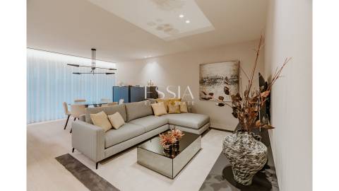 Apartamento T3 com Terraço em Primeira Linha de Mar